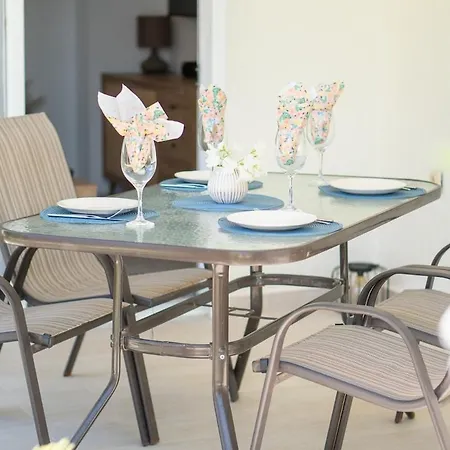 Court, Clelia, 2 Bedrooms