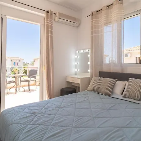 Court, Clelia, 2 Bedrooms