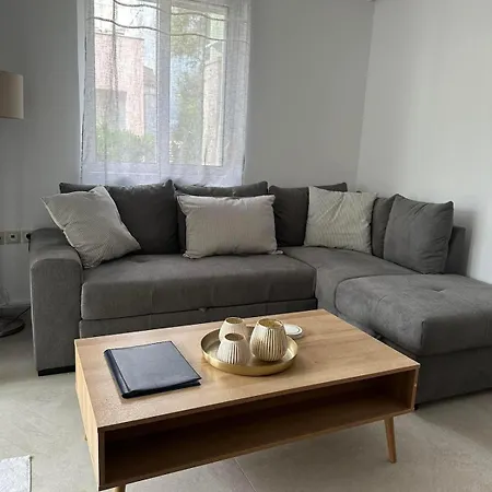Court, Clelia, 2 Bedrooms *