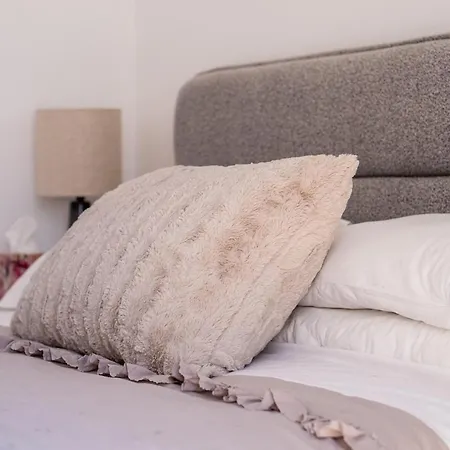 Court, Clelia, 2 Bedrooms Каламакион