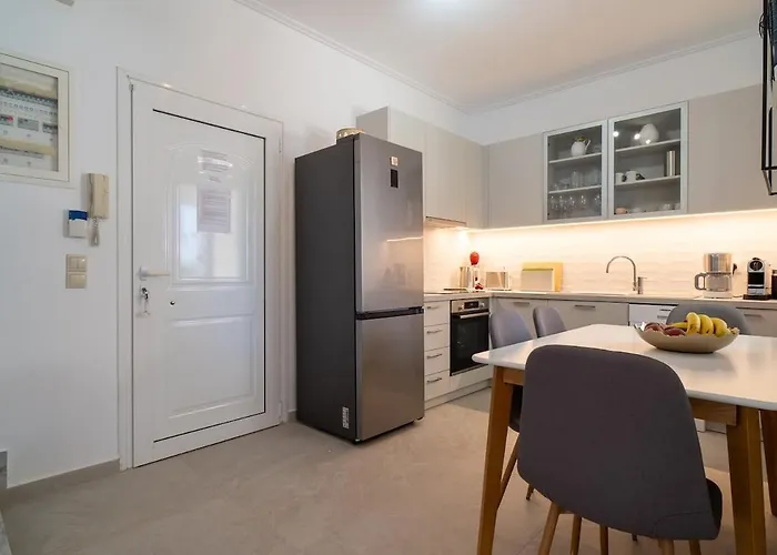 Court, Clelia, 2 Bedrooms *