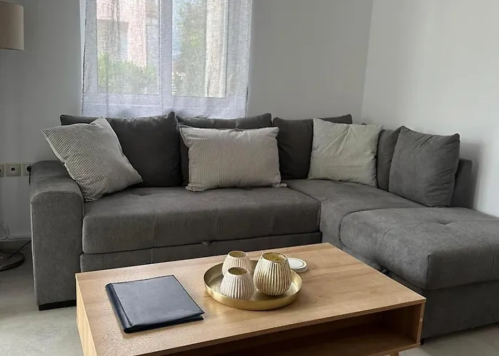 Court, Clelia, 2 Bedrooms *