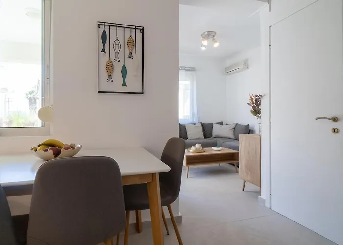 Court, Clelia, 2 Bedrooms Villa