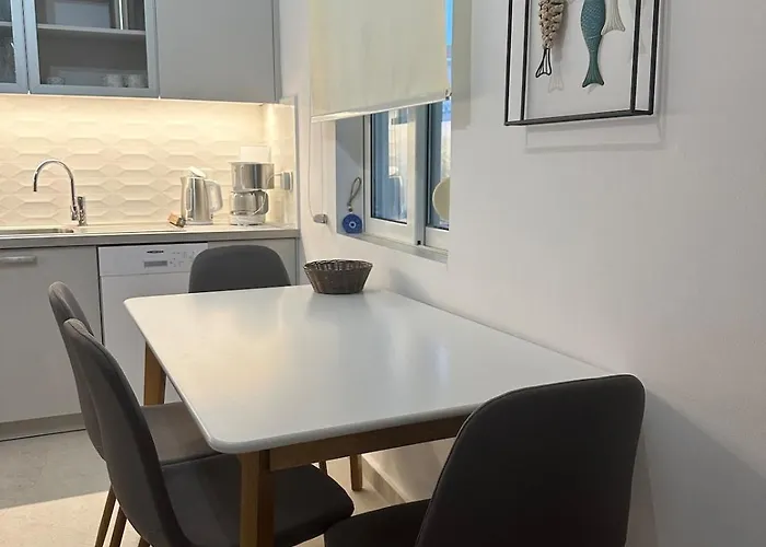 Villa Court, Clelia, 2 Bedrooms *