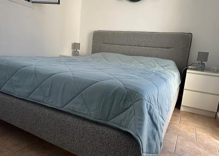 Court, Clelia, 2 Bedrooms Villa