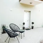 Villa Court, Clelia, 2 Bedrooms *